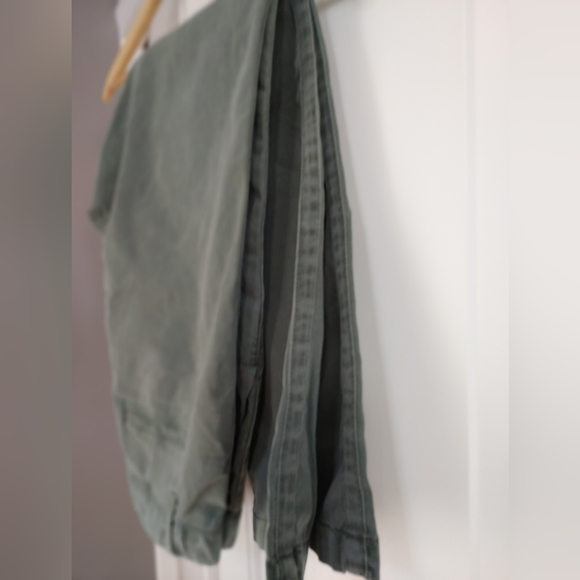 Gap Khaki Green Girlfriend Chinos ~ Size 10 - Picture 3 of 5